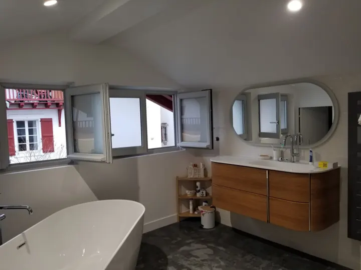 Mueble de baño y acabados