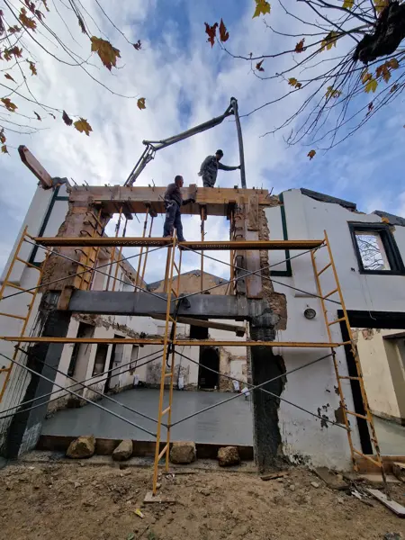 Trabajos de estructura y fachada